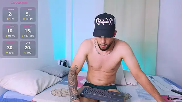 Snapshot of Colt_Perci chatting on October 9, 2025, 3:29 am Colt Perci online show from October 9, 2025, 3:29 am