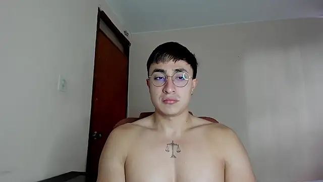 Snapshot of Leoknight chatting on March 11, 2025, 9:37 pm Leoknight online show from March 11, 2025, 9:37 pm