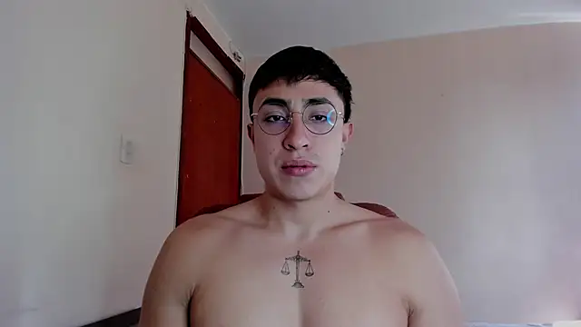 Snapshot of Leoknight chatting on March 9, 2025, 7:37 pm Leoknight online show from March 9, 2025, 7:37 pm