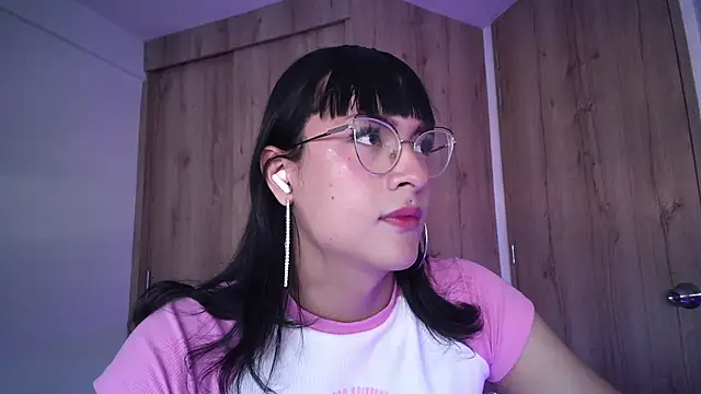 Snapshot of Kiitygirl chatting on January 23, 2025, 12:19 pm Kiitygirl online show from January 23, 2025, 12:19 pm