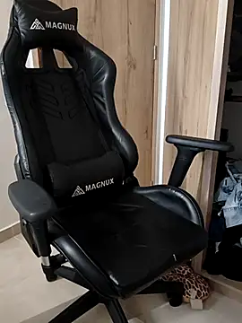 Snapshot of Kiitygirl chatting on October 31, 2025, 8:16 pm Kiitygirl online show from October 31, 2025, 8:16 pm