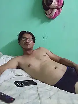 Andresguz35 online show from December 14, 2025, 4:29 am