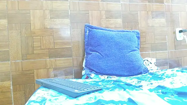 Mia brunette26 online show from March 5, 2025, 5:18 am