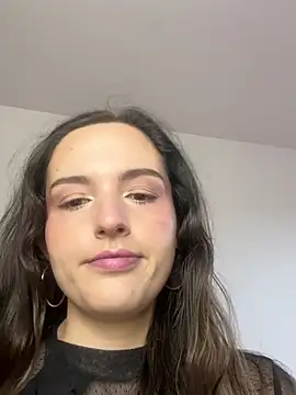 tatianaAlvarez1 online show from January 8, 2025, 3:17 pm