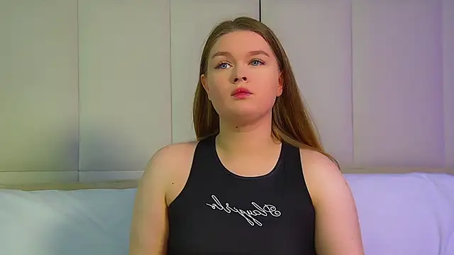 CrystalLyons online show from October 3, 2025, 12:06 pm