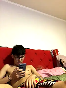 Snapshot of ronsex27 chatting on November 4, 2025, 11:30 pm ronsex27 online show from November 4, 2025, 11:30 pm