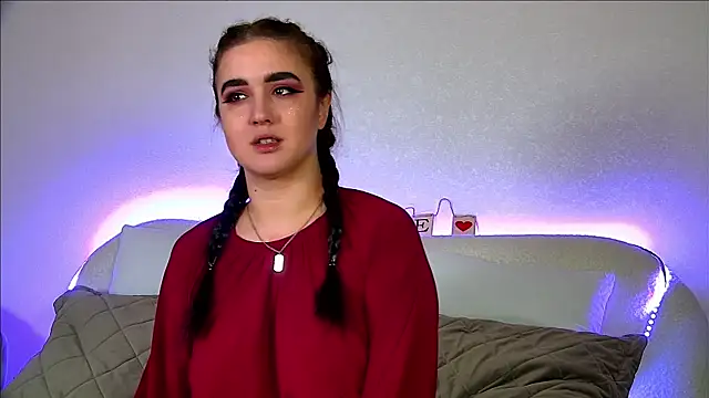 ChristinaMilton online show from February 17, 2025, 6:39 pm