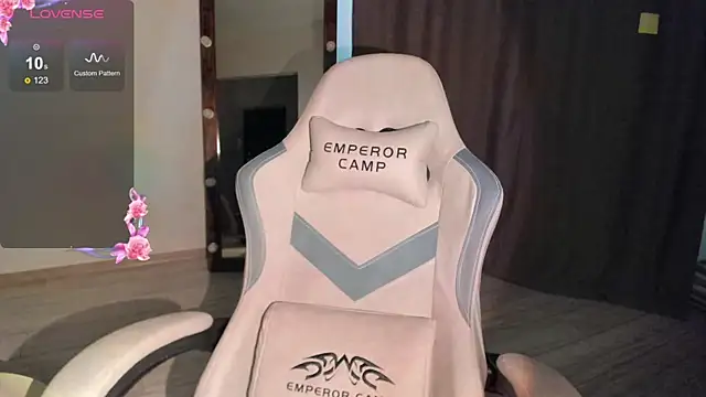 Lana Younes online show from November 26, 2025, 10:59 am