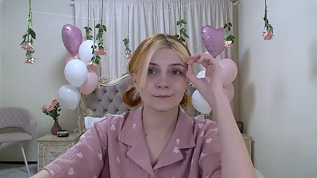 KellyStone online show from February 18, 2025, 8:36 pm