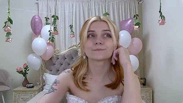 KellyStone online show from February 14, 2025, 2:33 pm