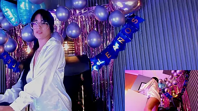 Snapshot of aura-baker chatting on March 8, 2025, 4:06 pm aura-baker online show from March 8, 2025, 4:06 pm