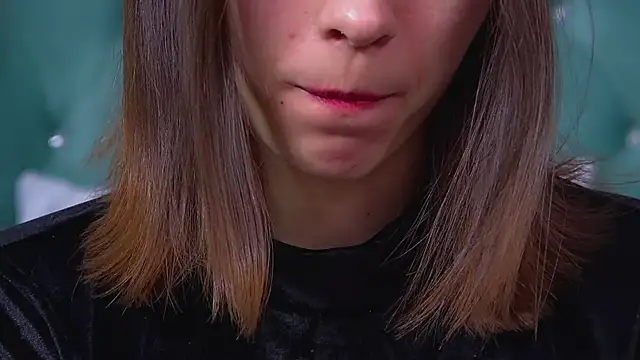 PollyLanders online show from November 21, 2025, 7:46 pm