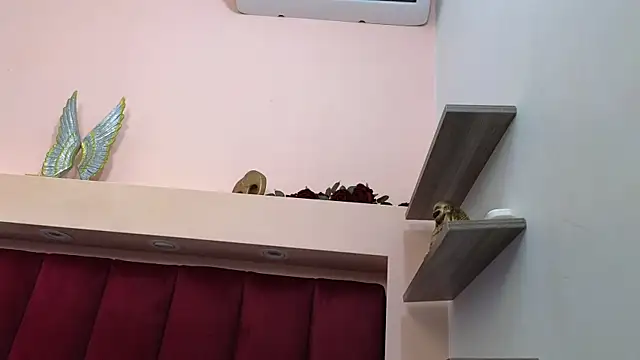 JESSYCORTES online show from March 3, 2025, 2:17 pm