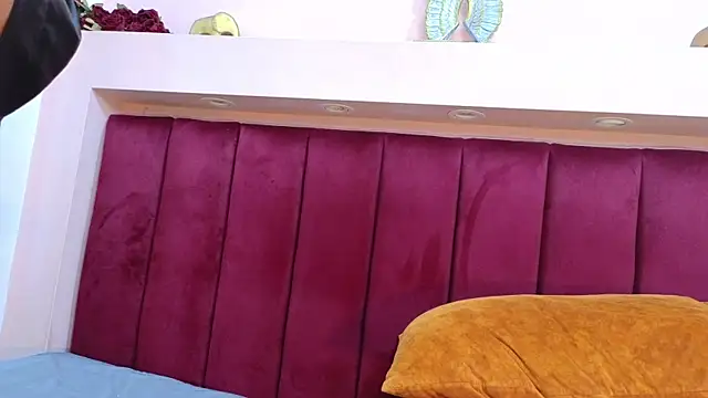 JESSYCORTES online show from March 5, 2025, 1:50 pm