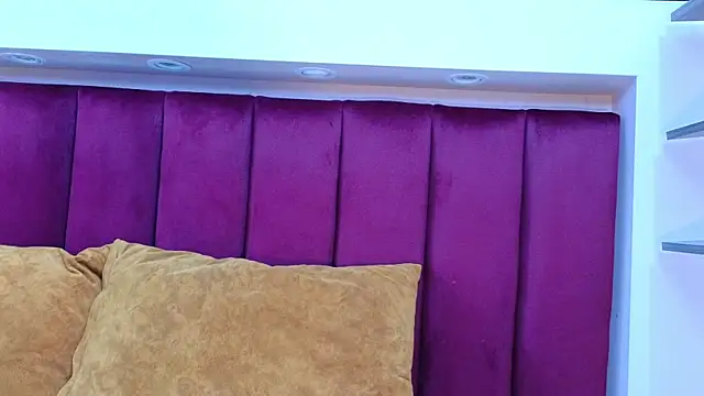 JESSYCORTES online show from March 7, 2025, 2:23 pm