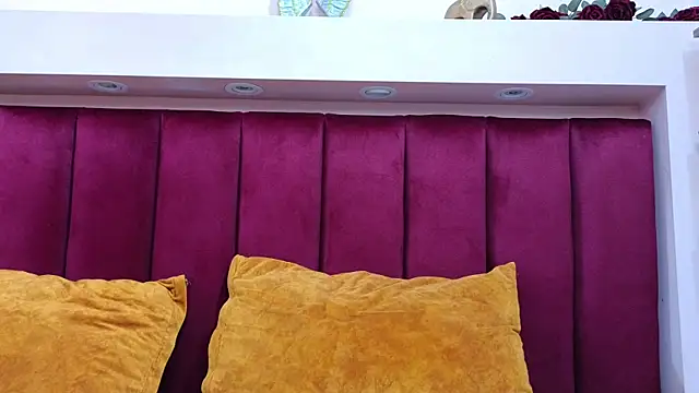 JESSYCORTES online show from March 12, 2025, 2:12 pm