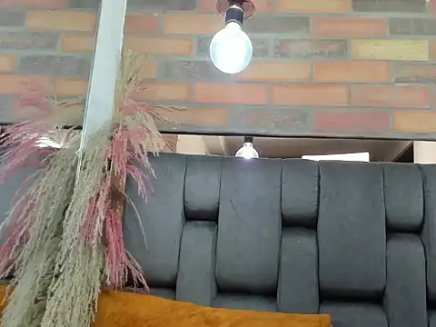 JESSYCORTES online show from March 28, 2026, 4:24 am