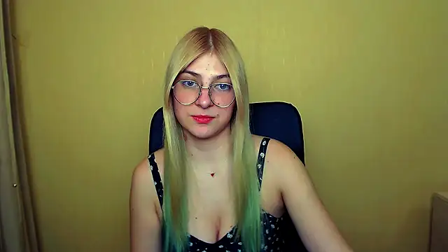 Luna Lush  online show from January 24, 2025, 11:48 am
