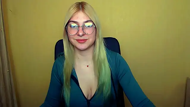Luna Lush  online show from January 4, 2025, 11:33 am