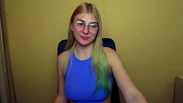 Luna Lush  online show from January 31, 2025, 11:35 am