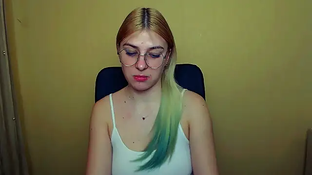 Luna Lush  online show from January 14, 2025, 11:31 am