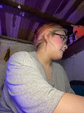 SophiaWeestt99 online show from April 10, 2026, 4:52 am