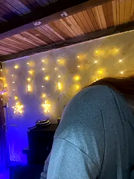 SophiaWeestt99 online show from October 5, 2025, 2:46 am