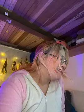 SophiaWeestt99 online show from April 9, 2026, 3:41 am