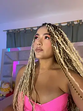 cassyskyle online show from April 12, 2026, 8:01 pm