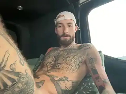 Snapshot of Tuhands chatting on October 14, 2025, 1:12 pm Tuhands online show from October 14, 2025, 1:12 pm