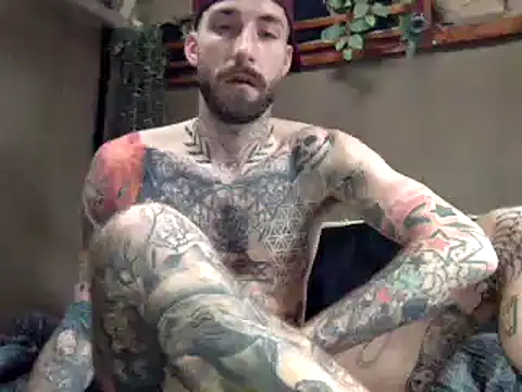 Snapshot of Tuhands chatting on February 15, 2025, 2:55 pm Tuhands online show from February 15, 2025, 2:55 pm