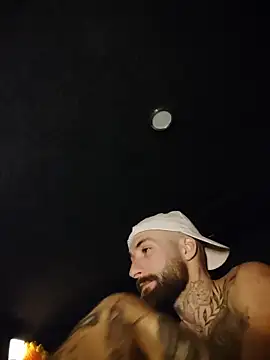 Snapshot of Tuhands chatting on October 10, 2025, 6:42 pm Tuhands online show from October 10, 2025, 6:42 pm