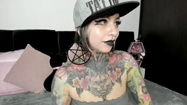 NikkiRamone online show from January 10, 2025, 6:17 pm