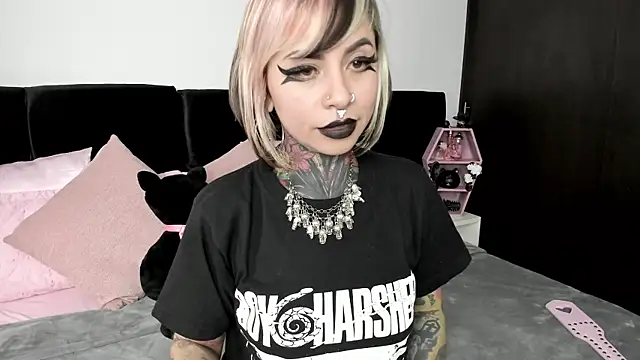 NikkiRamone online show from January 11, 2025, 6:23 pm