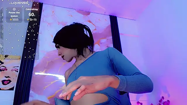 Diosiris Riannys online show from April 17, 2026, 7:17 pm