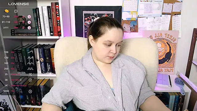 Snapshot of Lovbess chatting on February 15, 2026, 9:14 pm Lovbess online show from February 15, 2026, 9:14 pm