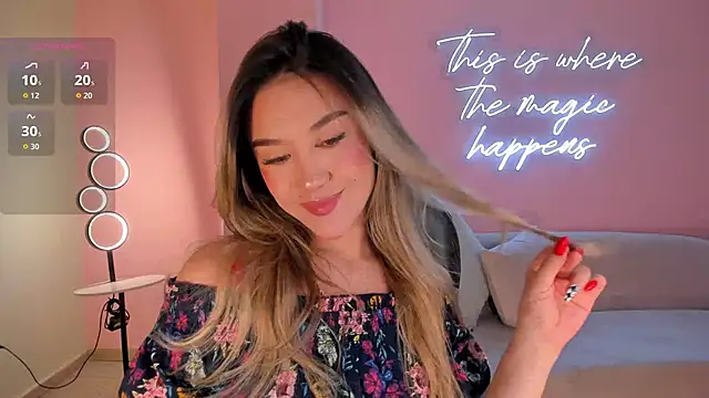 Snapshot of RebeccaHudson chatting on October 30, 2025, 7:22 pm RebeccaHudson online show from October 30, 2025, 7:22 pm