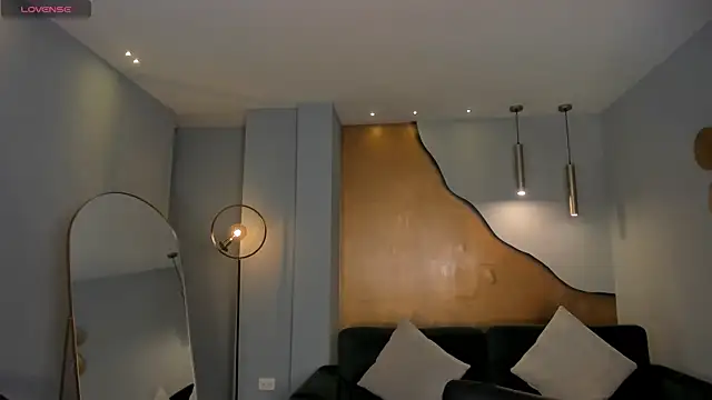 RebeccaHudson online show from December 3, 2025, 7:46 pm