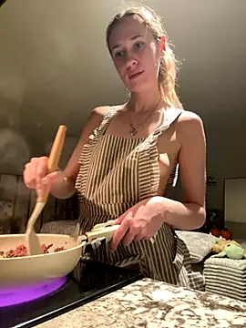 M1ssyk1ssy online show from November 14, 2025, 2:15 am