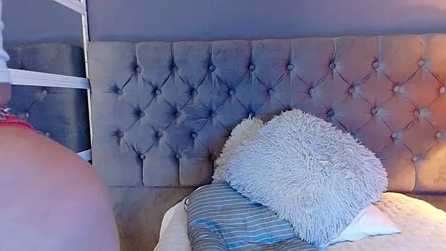 LanaBigTitties online show from September 28, 2025, 10:44 am