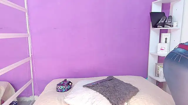 LanaBigTitties online show from March 4, 2025, 2:06 am