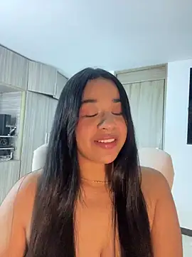 Snapshot of Aitana98_ chatting on October 2, 2025, 2:04 am Aitana98  online show from October 2, 2025, 2:04 am