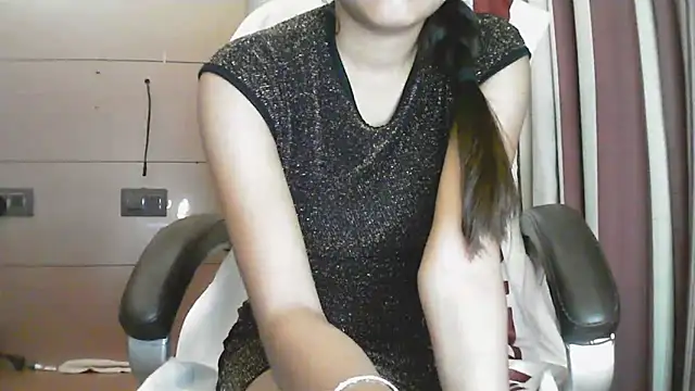 collage hoty online show from December 13, 2025, 8:48 pm