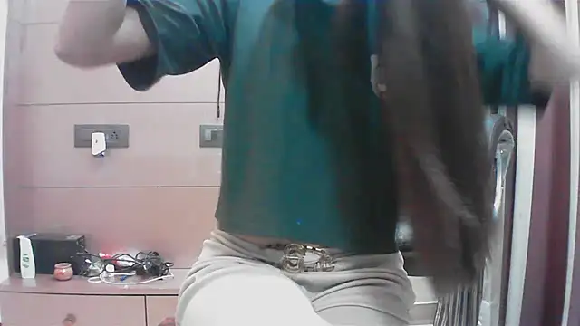 collage hoty online show from November 15, 2025, 4:44 pm