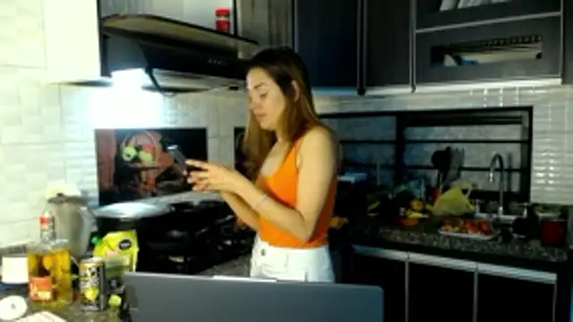 camilawm19 online show from April 12, 2026, 11:52 pm