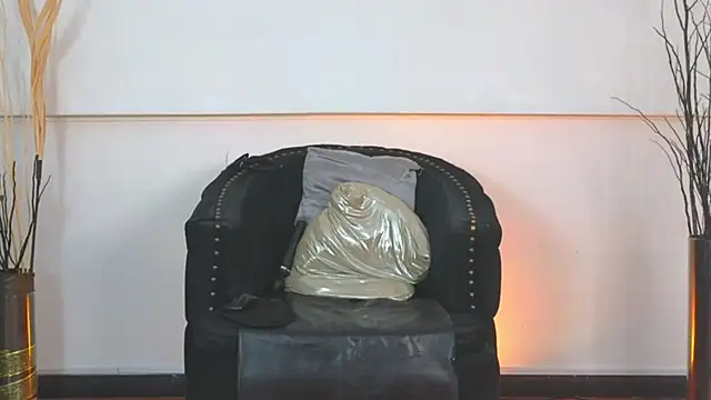 Snapshot of almaa_18 chatting on October 31, 2025, 4:31 am almaa 18 online show from October 31, 2025, 4:31 am