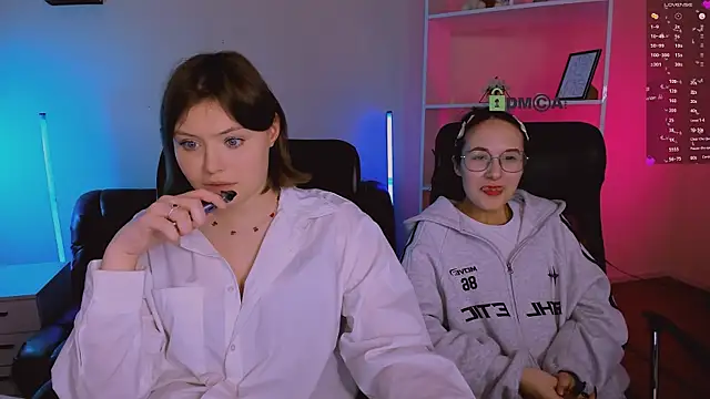 nikole kitt online show from November 26, 2025, 8:31 pm