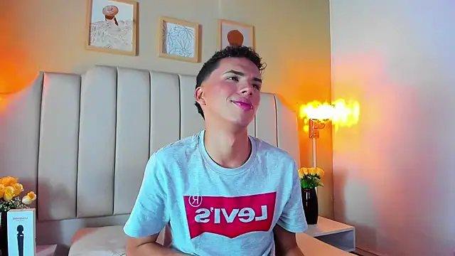 Snapshot of SEANTROYY chatting on October 24, 2025, 4:11 am SEANTROYY online show from October 24, 2025, 4:11 am