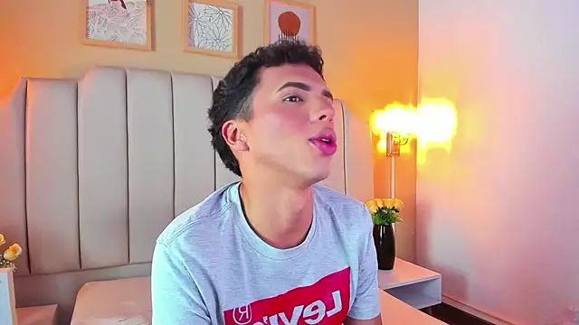 Snapshot of SEANTROYY chatting on October 22, 2025, 4:12 am SEANTROYY online show from October 22, 2025, 4:12 am