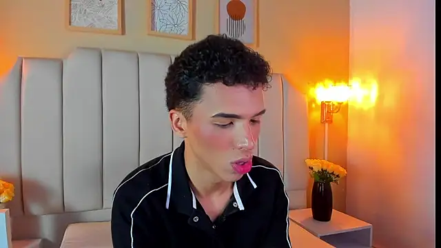 Snapshot of SEANTROYY chatting on September 17, 2025, 3:41 am SEANTROYY online show from September 17, 2025, 3:41 am